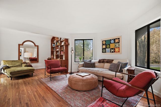 2 Reynolds Lane, Katonah, NY 10536