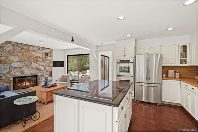 2 Reynolds Lane, Katonah, NY 10536