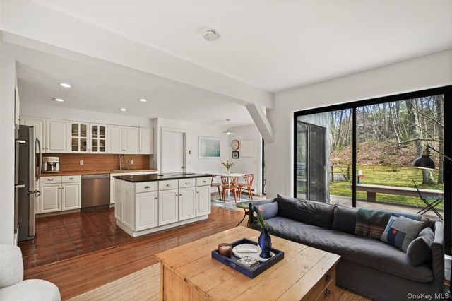 2 Reynolds Lane, Katonah, NY 10536