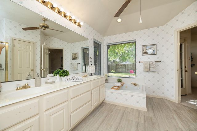 7810 Timberline Run Lane, Houston, TX 77095