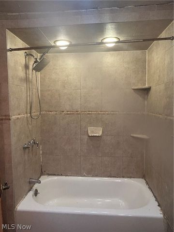 1498 Overlook Drive, Akron, OH 44314
