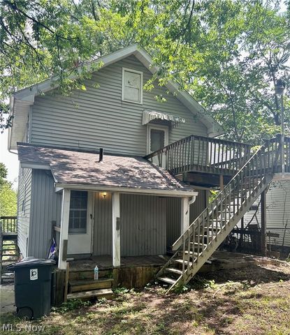 1498 Overlook Drive, Akron, OH 44314