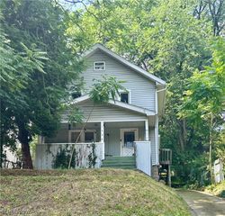 1498 Overlook Drive, Akron, OH 44314
