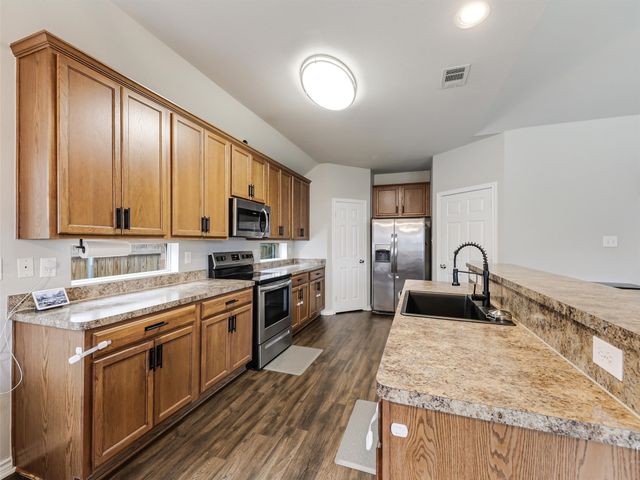 5817 Brookside Drive, Denton, TX 76226