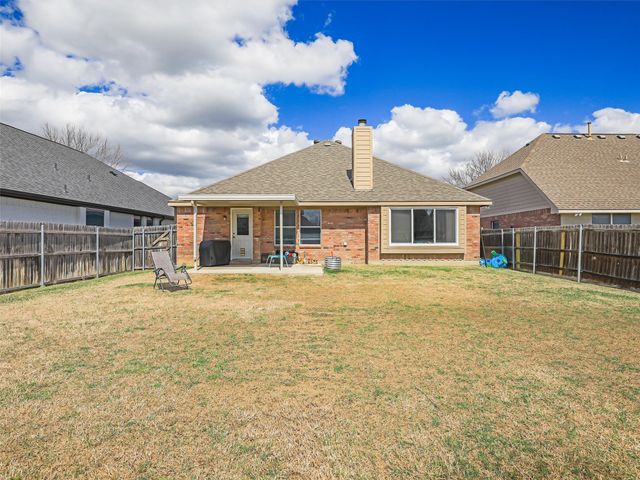 5817 Brookside Drive, Denton, TX 76226