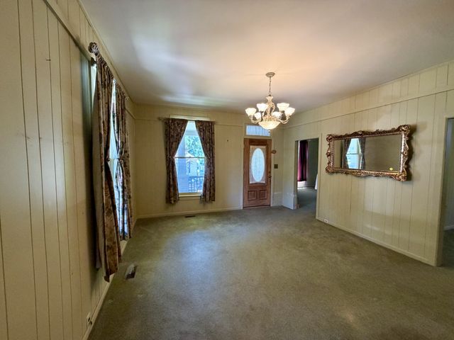 328 Head St, Paris, TN 38242