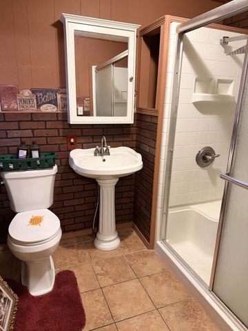 328 Head St, Paris, TN 38242