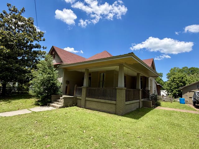328 Head St, Paris, TN 38242