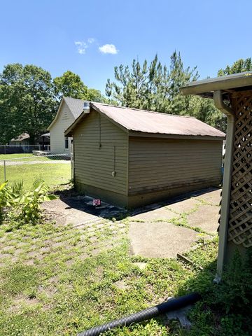 328 Head St, Paris, TN 38242