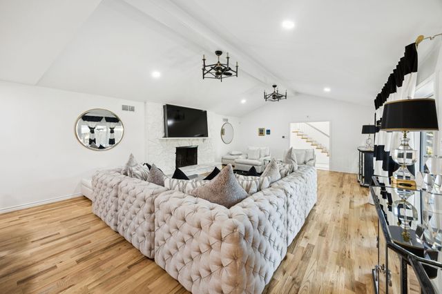 11212 Inwood Road, Dallas, TX 75229