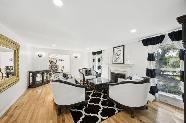 11212 Inwood Road, Dallas, TX 75229