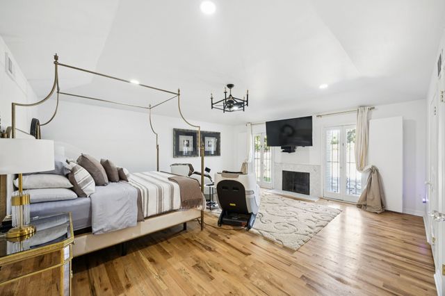 11212 Inwood Road, Dallas, TX 75229