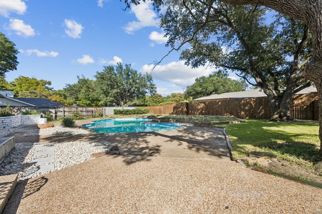 11212 Inwood Road, Dallas, TX 75229