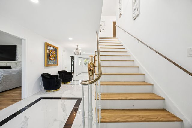 11212 Inwood Road, Dallas, TX 75229