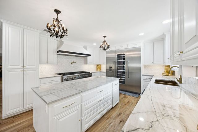 11212 Inwood Road, Dallas, TX 75229