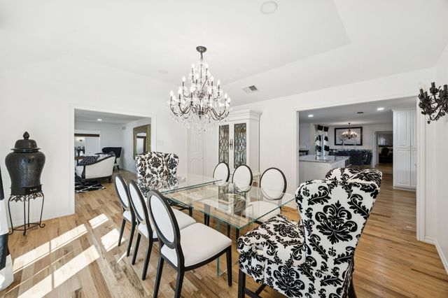 11212 Inwood Road, Dallas, TX 75229