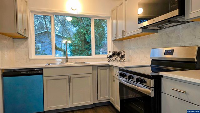 3268 Hulsey SE Av, Salem, OR 97302