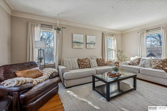 3622 S 20th Street, Omaha, NE 68108