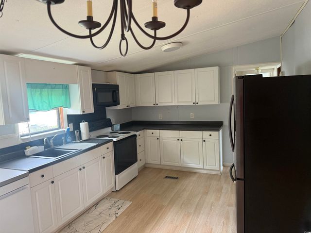 19 Poolside Dr., Murrells Inlet, SC 29576