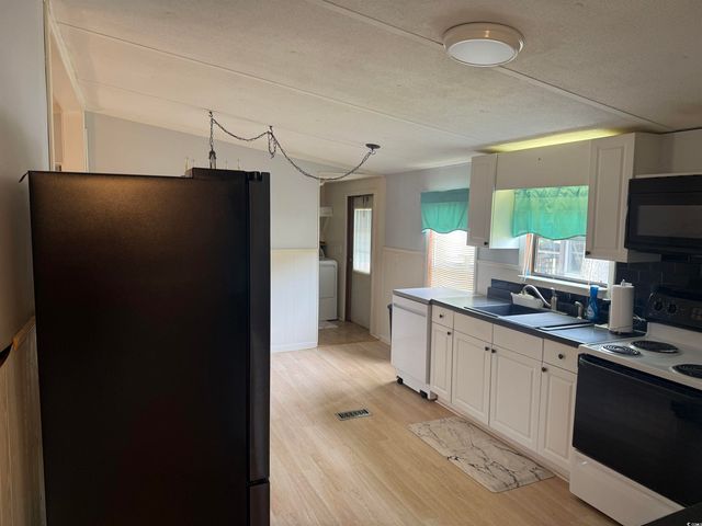 19 Poolside Dr., Murrells Inlet, SC 29576