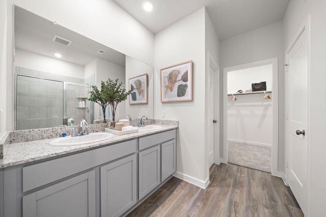 114 Water Grass Trail, Clute, TX 77531