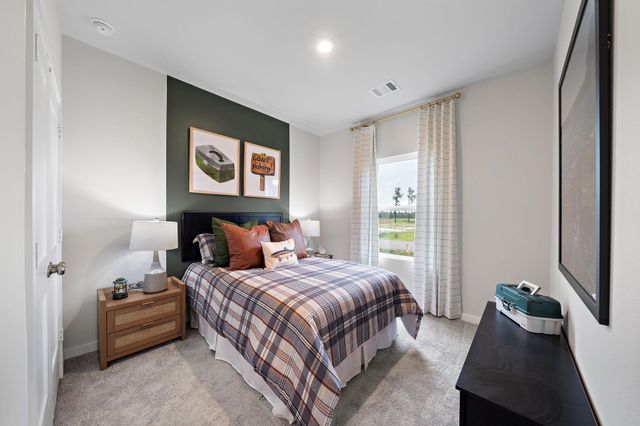 114 Water Grass Trail, Clute, TX 77531