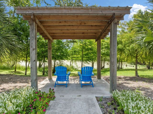 114 Water Grass Trail, Clute, TX 77531