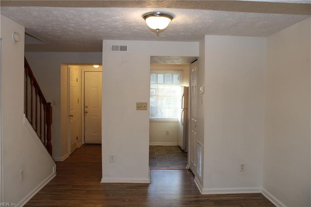 44 Lucinda CT, Hampton, VA 23666