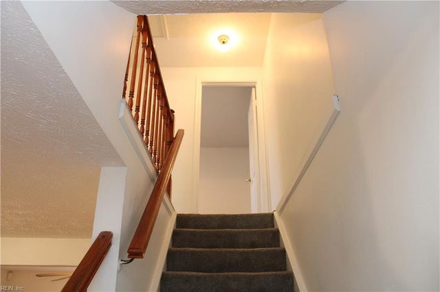 44 Lucinda CT, Hampton, VA 23666