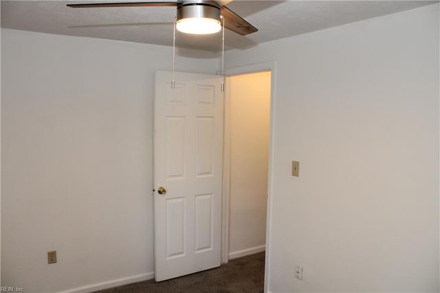 44 Lucinda CT, Hampton, VA 23666