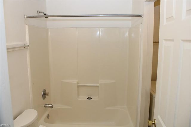 44 Lucinda CT, Hampton, VA 23666