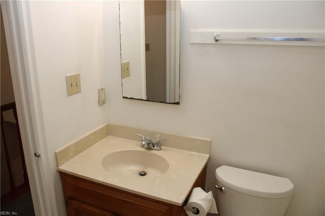 44 Lucinda CT, Hampton, VA 23666