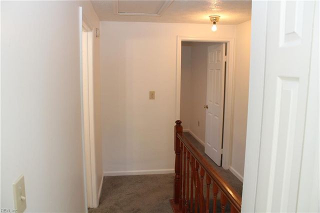 44 Lucinda CT, Hampton, VA 23666