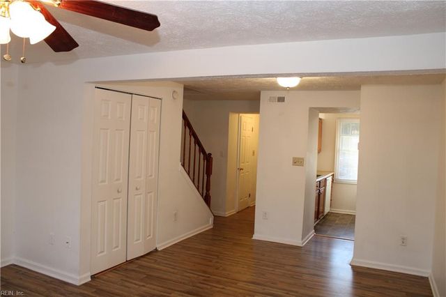 44 Lucinda CT, Hampton, VA 23666