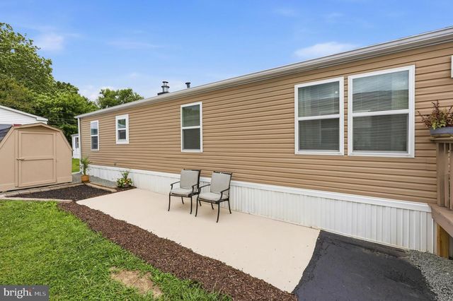 864 BUTTONWOOD AVE, Spring City, PA 19475