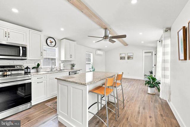 864 BUTTONWOOD AVE, Spring City, PA 19475