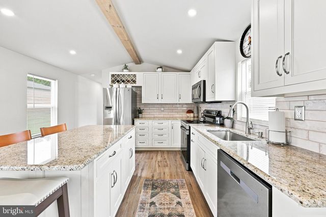 864 BUTTONWOOD AVE, Spring City, PA 19475