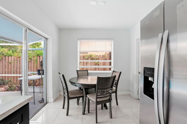 5940 NW 16th Street, Sunrise, FL 33313