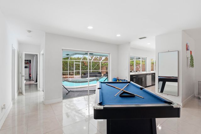 5940 NW 16th Street, Sunrise, FL 33313