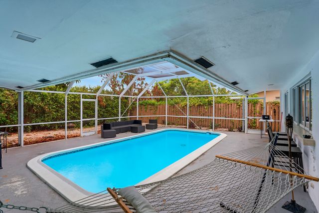 5940 NW 16th Street, Sunrise, FL 33313