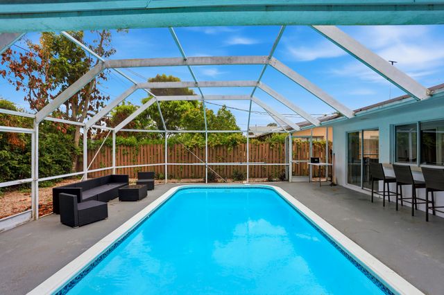 5940 NW 16th Street, Sunrise, FL 33313