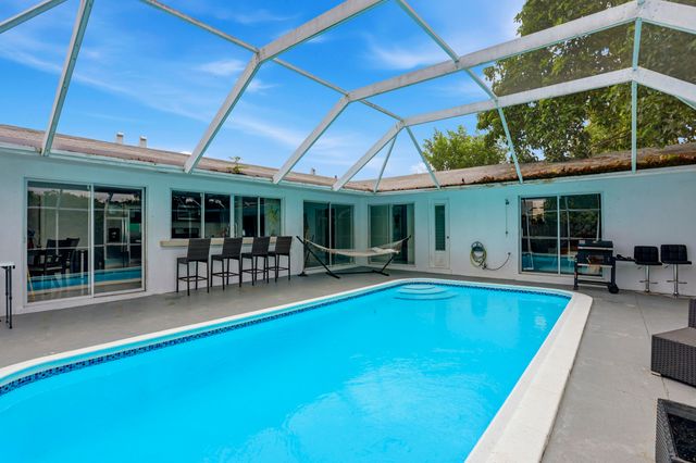 5940 NW 16th Street, Sunrise, FL 33313