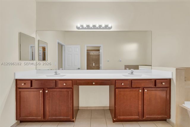241 SE 35th Ave, Homestead, FL 33033