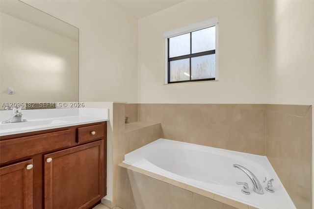 241 SE 35th Ave, Homestead, FL 33033