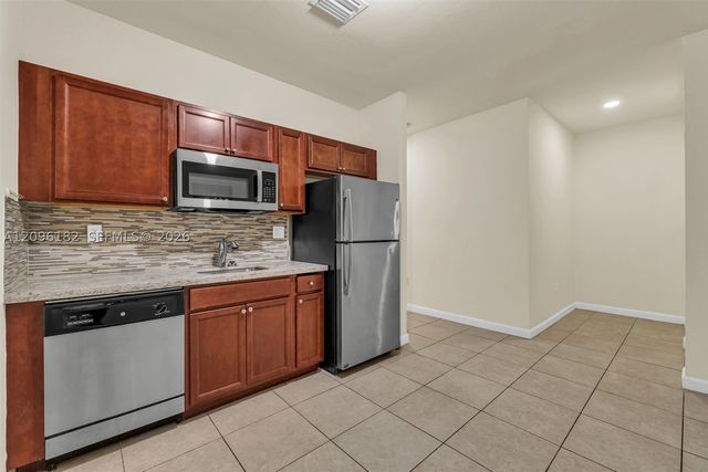 241 SE 35th Ave, Homestead, FL 33033