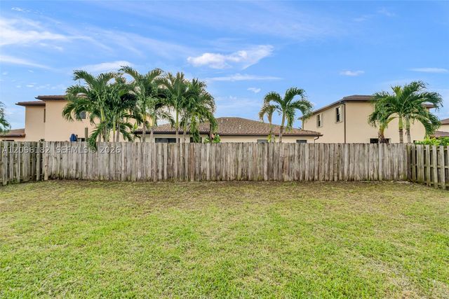 241 SE 35th Ave, Homestead, FL 33033