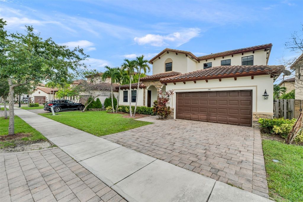 241 SE 35th Ave, Homestead, FL 33033