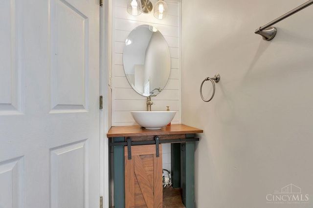 412 Stanley Avenue, Cincinnati, OH 45226