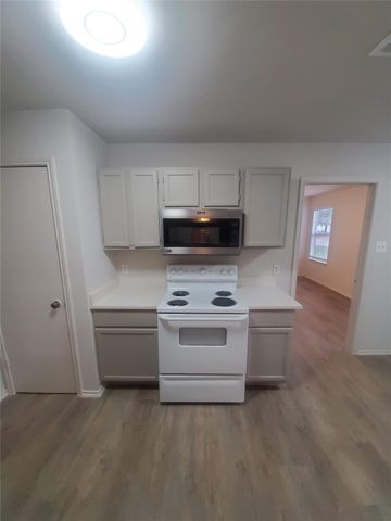 6909 HYLAND CIR A, Austin, TX 78744