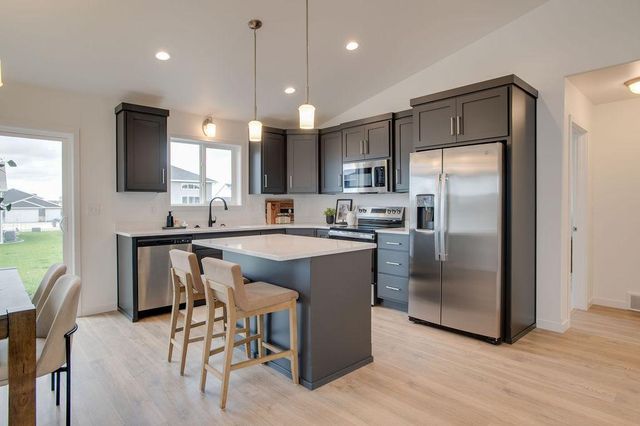 3843 19th Street S, Moorhead, MN 56560